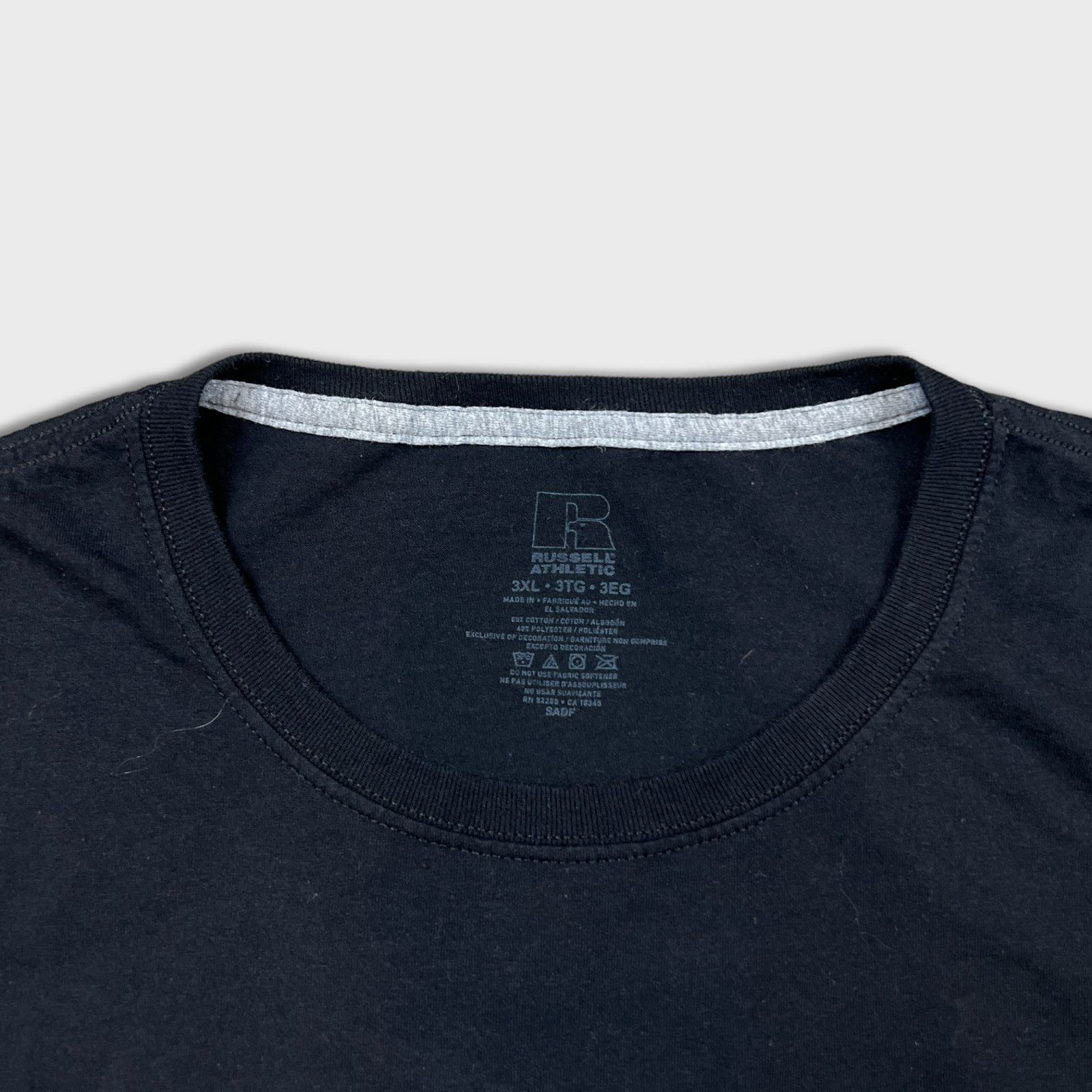 Russell Athletic × Vintage Russell Athletic T Shirt Essential Blank Short Sleeve Tee Size US XXL / EU 58 / 5 - 2 Thumbnail