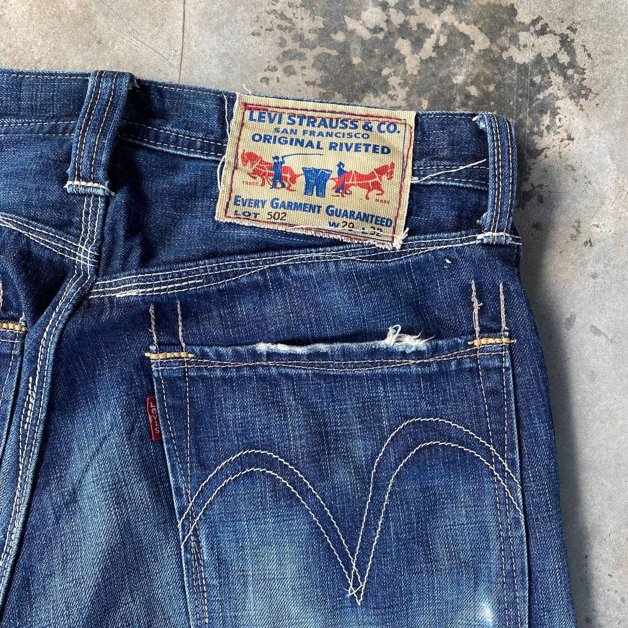 Levi's VINTAGE LEVIS DENIM LOT 502 RIVETTED DISTRESSED BLUEWASH Size US 29 - 6 Thumbnail