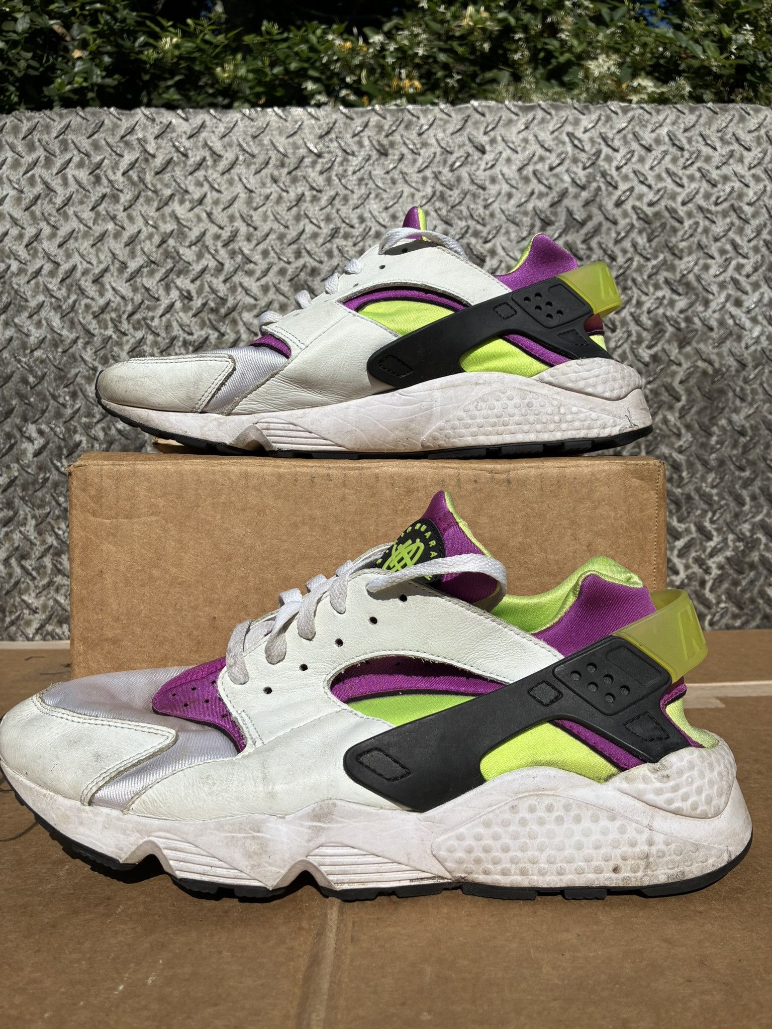 Nike Size 12 - Nike Air Huarache Magenta White Purple Black Suede Size US 12 / EU 45 - 2 Thumbnail