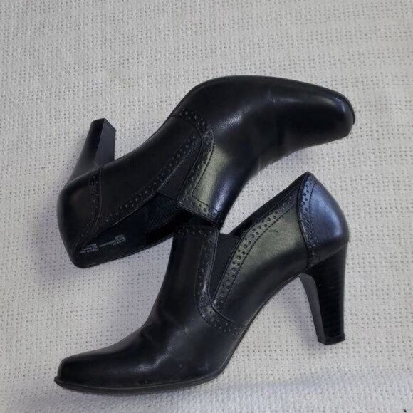 Vintage Rialto Hand Tooled Black 3" Heeled Sz 8.5 Bootie Size US 8.5 / IT 38.5 - 4 Thumbnail