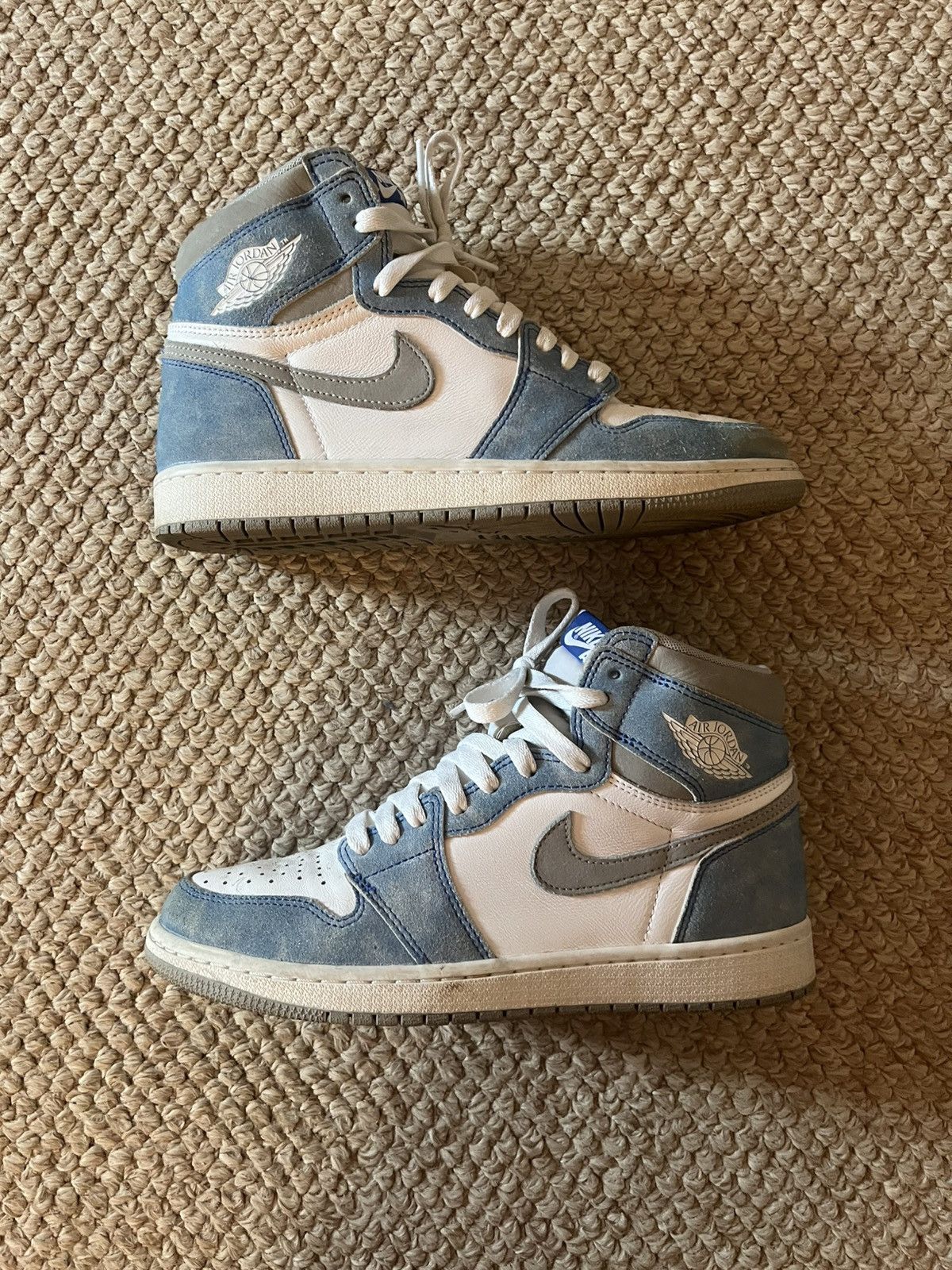 Jordan Brand × Nike Jordan 1 ‘Hyper Royal’ Size US 8.5 / EU 41-42 - 1 Thumbnail