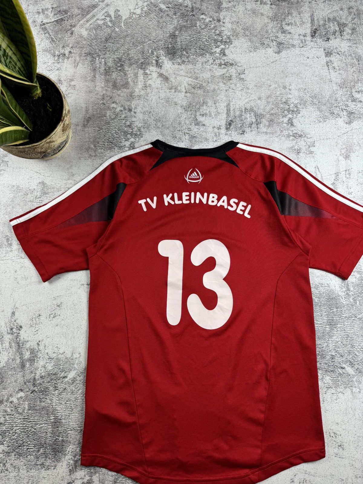 Adidas TV Kleinbasel Handball Memorabilia Adidas #13 Red Black Jersey Kit T Shirt Size US S / EU 44-46 / 1 - 14 Thumbnail