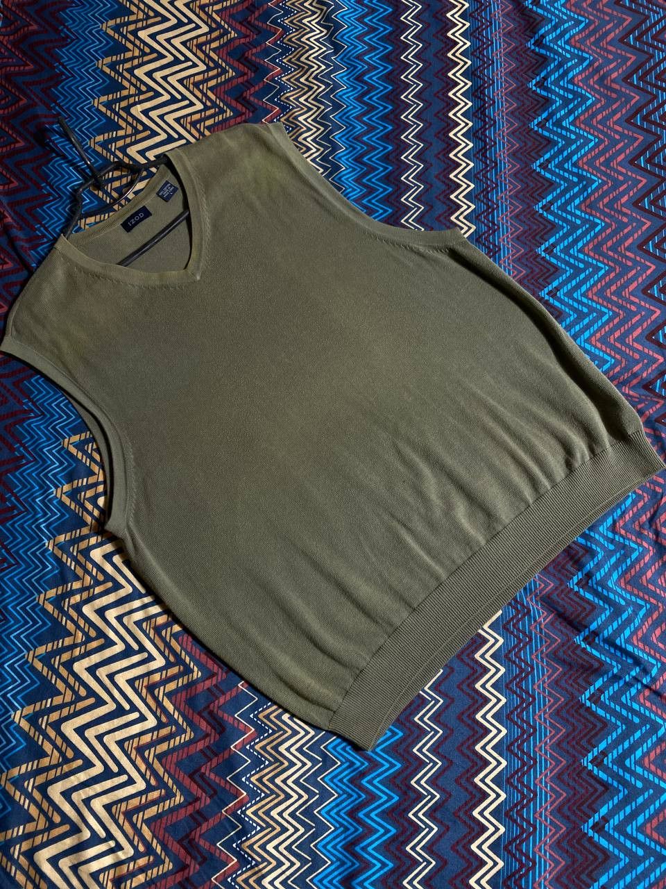 Izod Izod Sweater Vest Mens V-Neck Pullover Casual Sleeveless Size US L / EU 52-54 / 3 - 14 Thumbnail