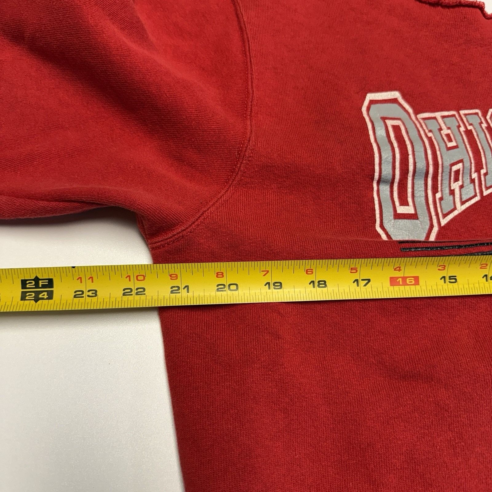 Vintage Vintage Ohio State Buckeyes Sweatshirt Mens M 21.5x23.5 Red Size US M / EU 48-50 / 2 - 11 Thumbnail