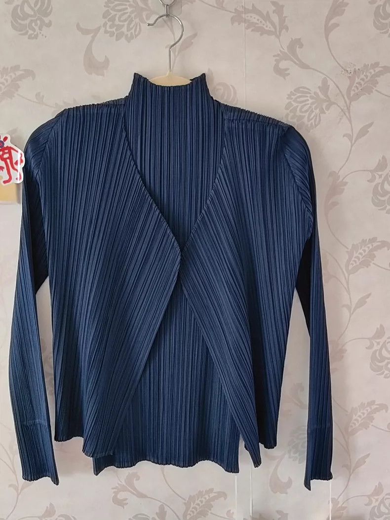 Issey Miyake Issey Miyake size:3 A dark blue high-neck sleeveless vest Size S / US 4 / IT 40 - 9 Thumbnail