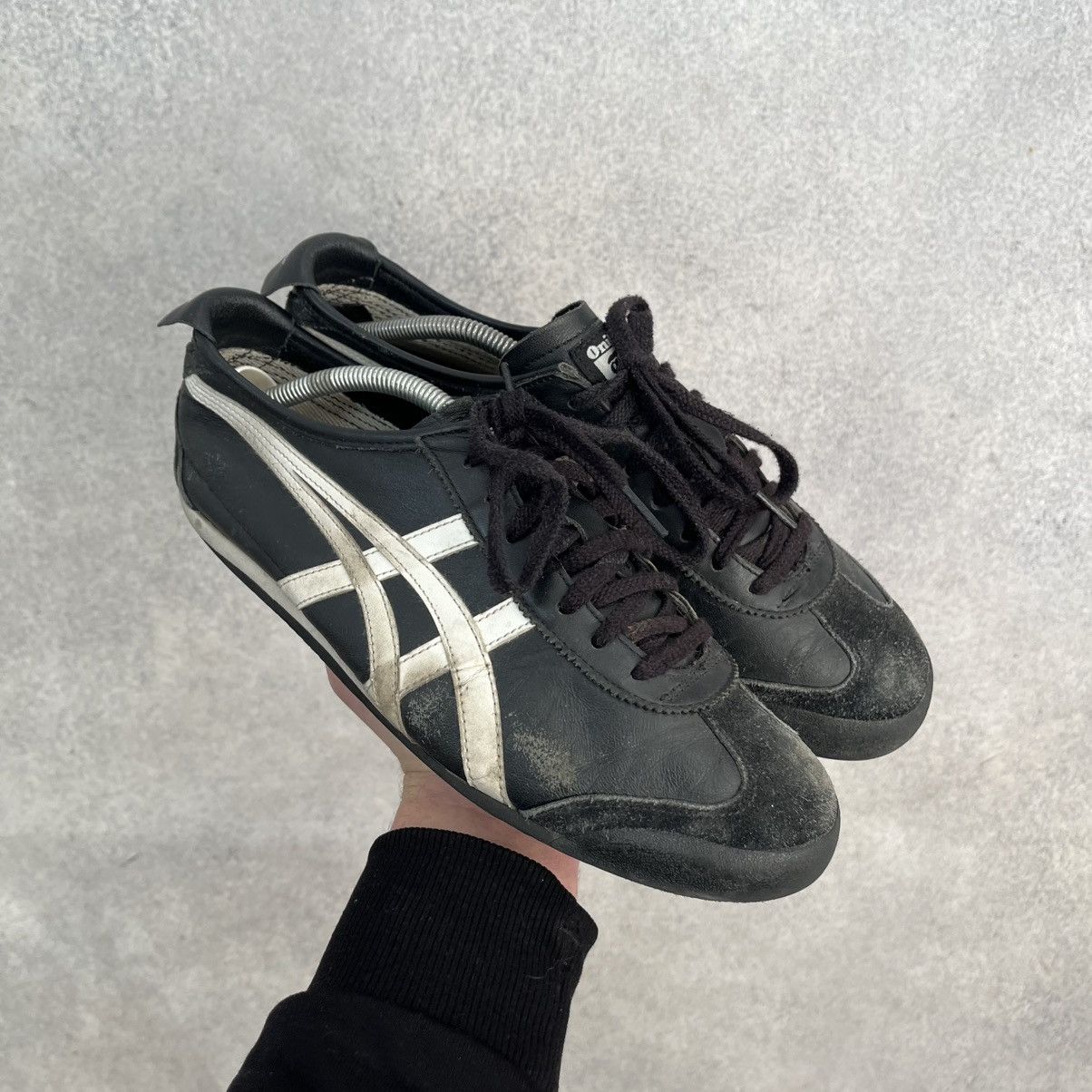 Onitsuka Tiger Asics Onitsuka Tiger Mexico 66 Vintage Leather Sneakers Rare Size US 9 / EU 42 - 1 Thumbnail