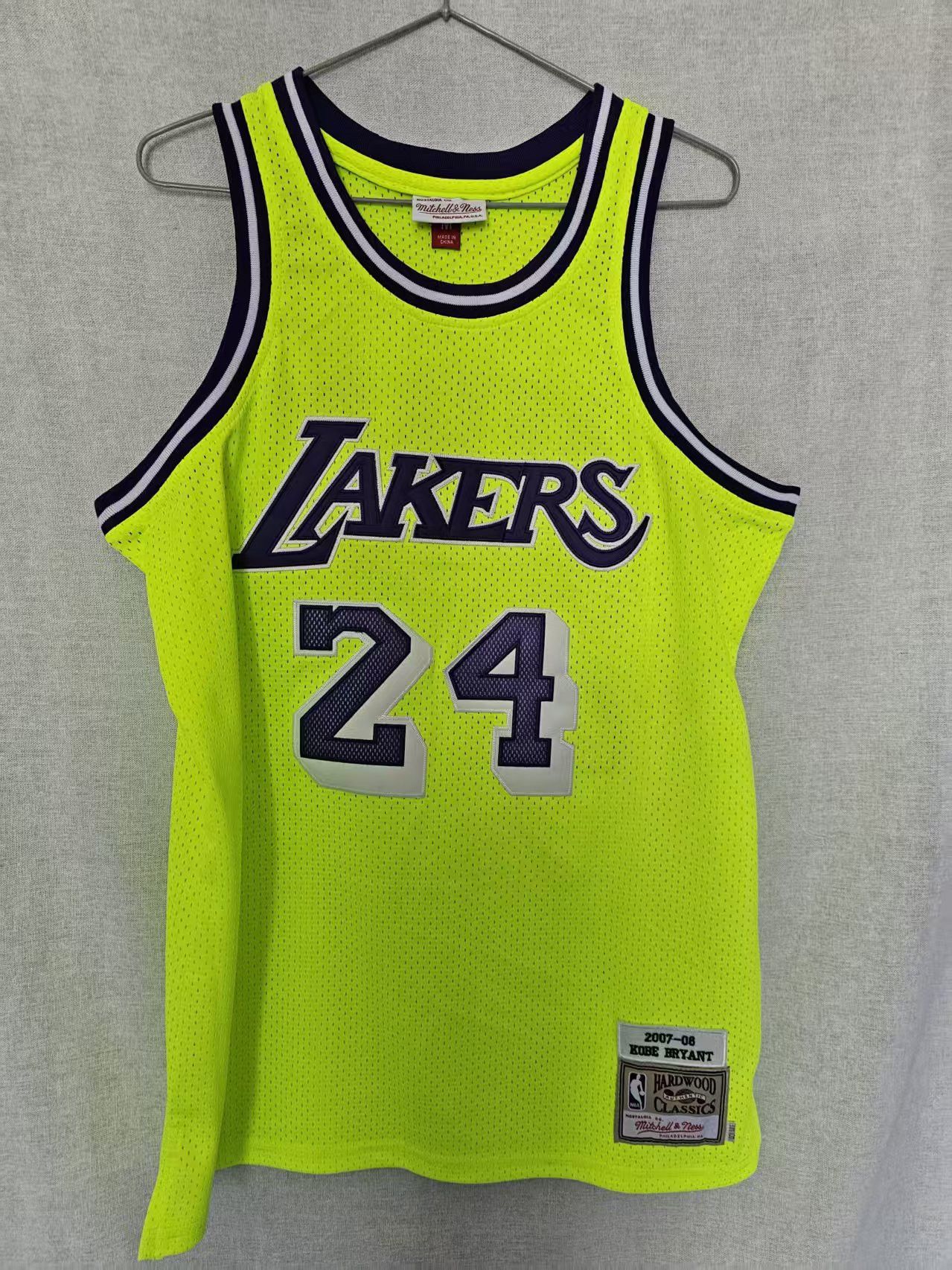 NBA Laker #24 Kobe Bryant Jersey Green XL Size US XL / EU 56 / 4 - 1 Thumbnail
