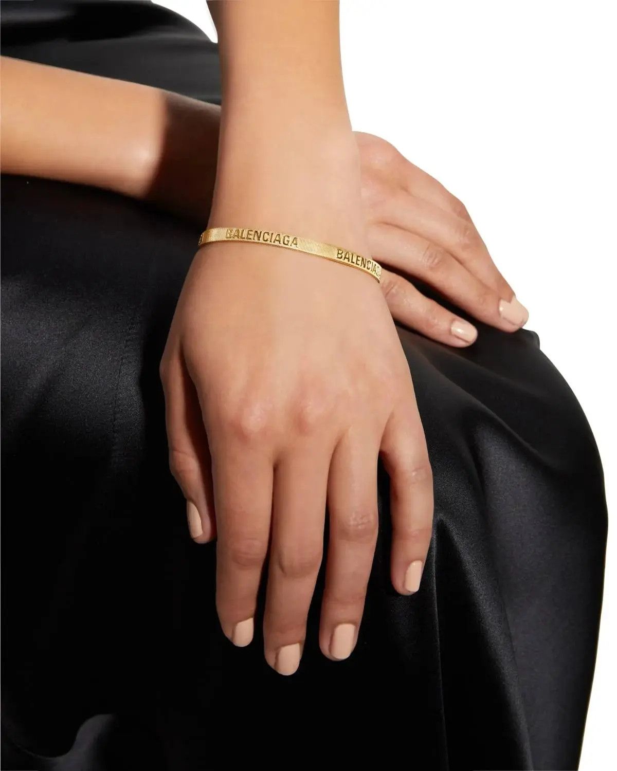 Balenciaga o1s1rm1224 Size: M / Logo Hoop Bracelet in Gold Size ONE SIZE - 3 Thumbnail
