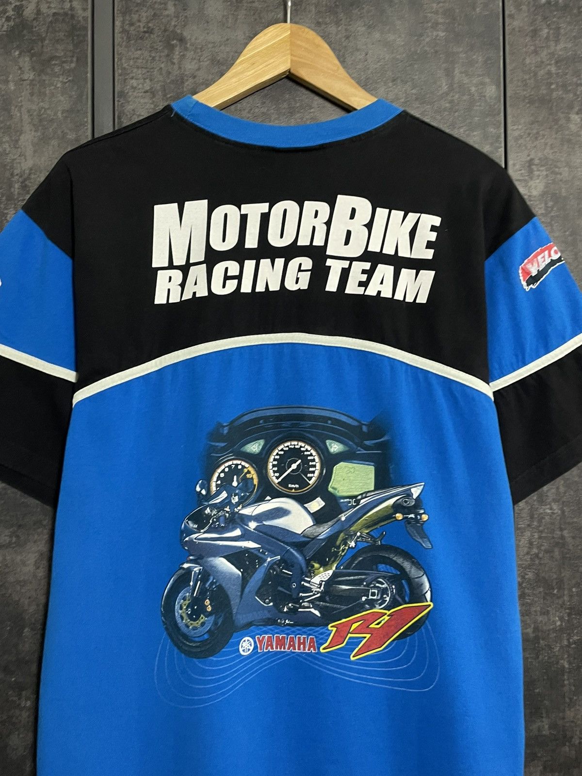 Vintage Crazy Vintage Yamaha R1 Red Bull Racing Subaru Tshirt 90s Size US L / EU 52-54 / 3 - 9 Thumbnail