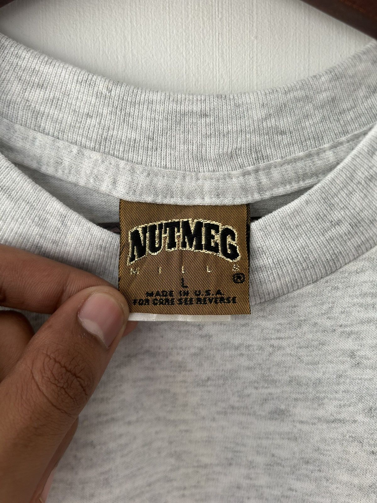 Vintage Vintage 1993 NFLP Chicago Bears Nutmeg Mirror Print Tee Size US L / EU 52-54 / 3 - 8 Thumbnail