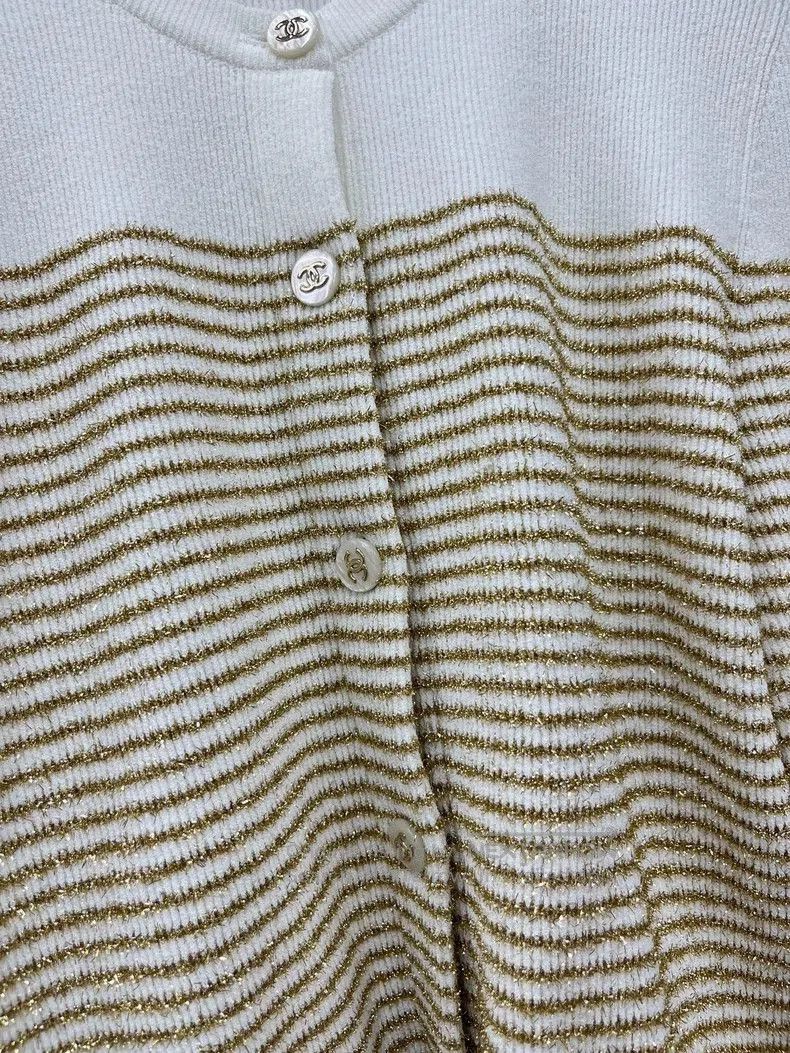 Chanel Chanel Gold Sequin Stripe Cardigan. Size US M / EU 48-50 / 2 - 2 Thumbnail