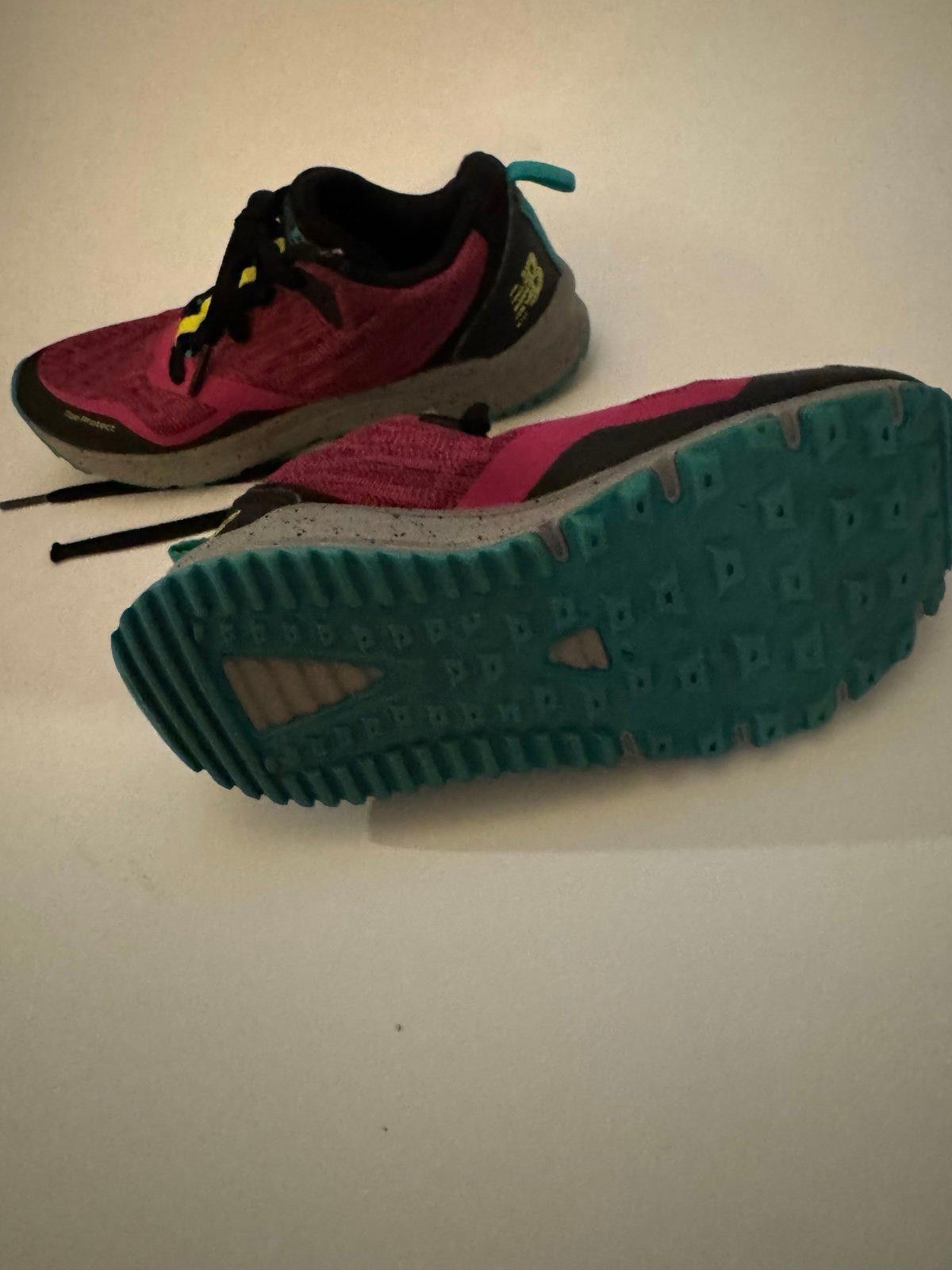 New Balance New Balance Girls’ Sneakers Shoes Size US 1 Size US 4 / IT 34 - 3 Thumbnail