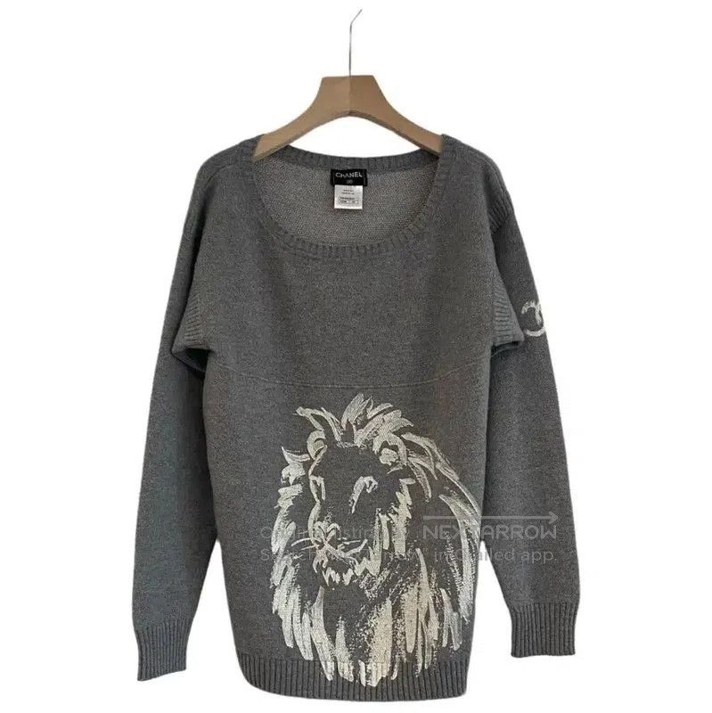 Chanel Chanel Gray Wool Blend Sweater with Lion Design . Size M / US 6-8 / IT 42-44 - 1 Thumbnail