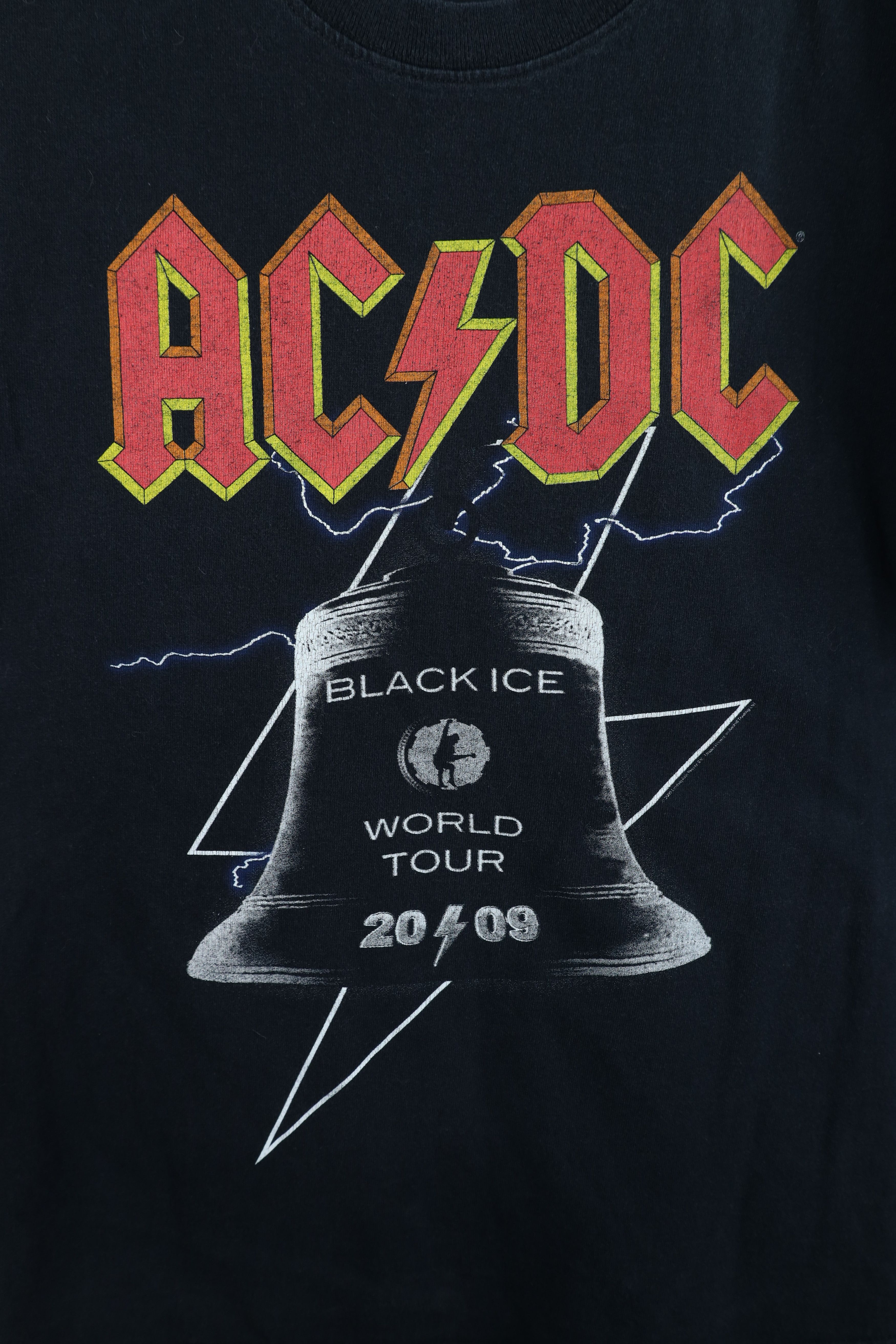 Vintage Vintage Y2K 2009 Ice World Tour ACDC Band T-Shirt Black Size US M / EU 48-50 / 2 - 4 Thumbnail