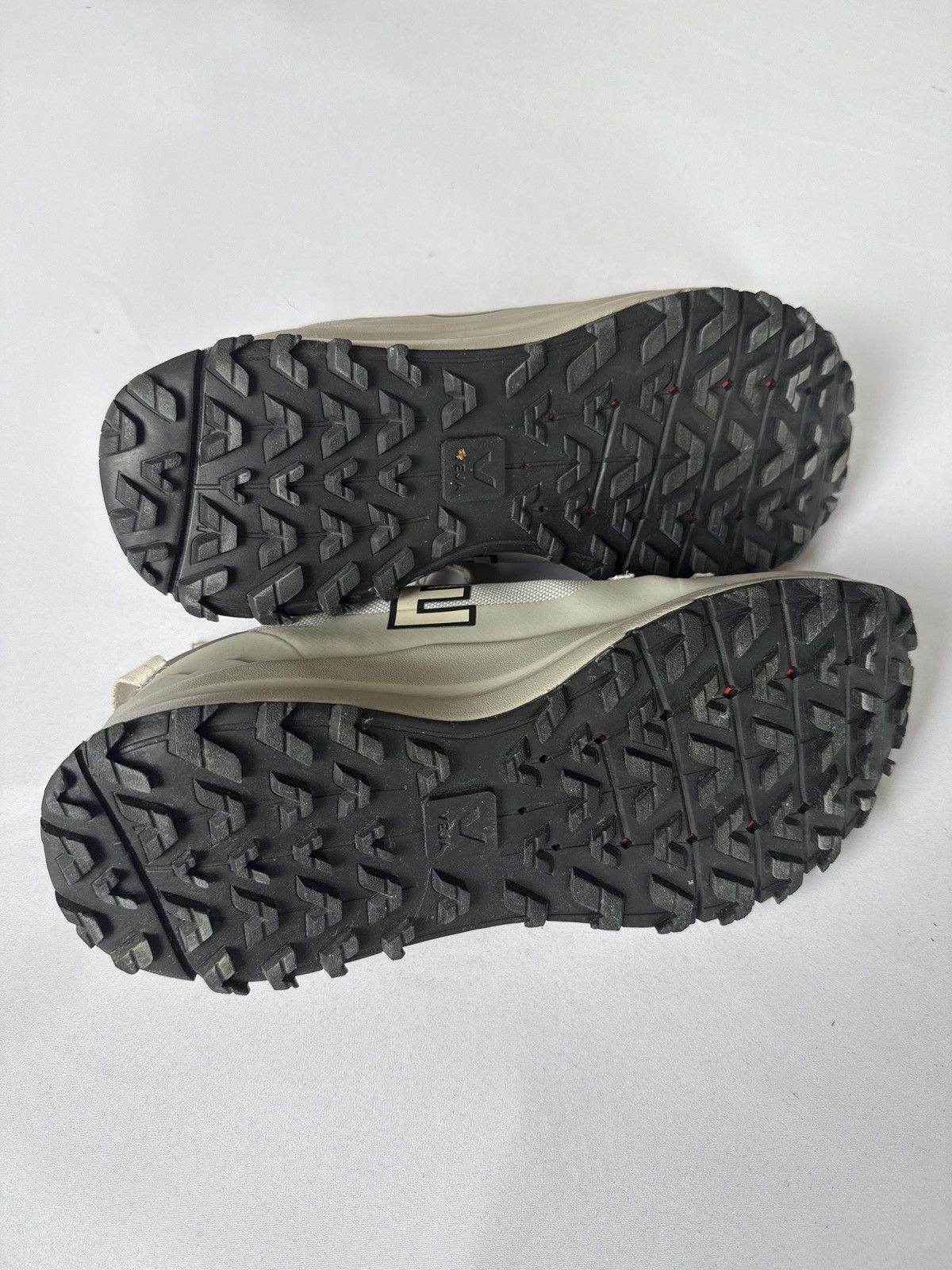 Etudes Etudes x Veja - Shark Size US 10 / EU 43 - 4 Thumbnail