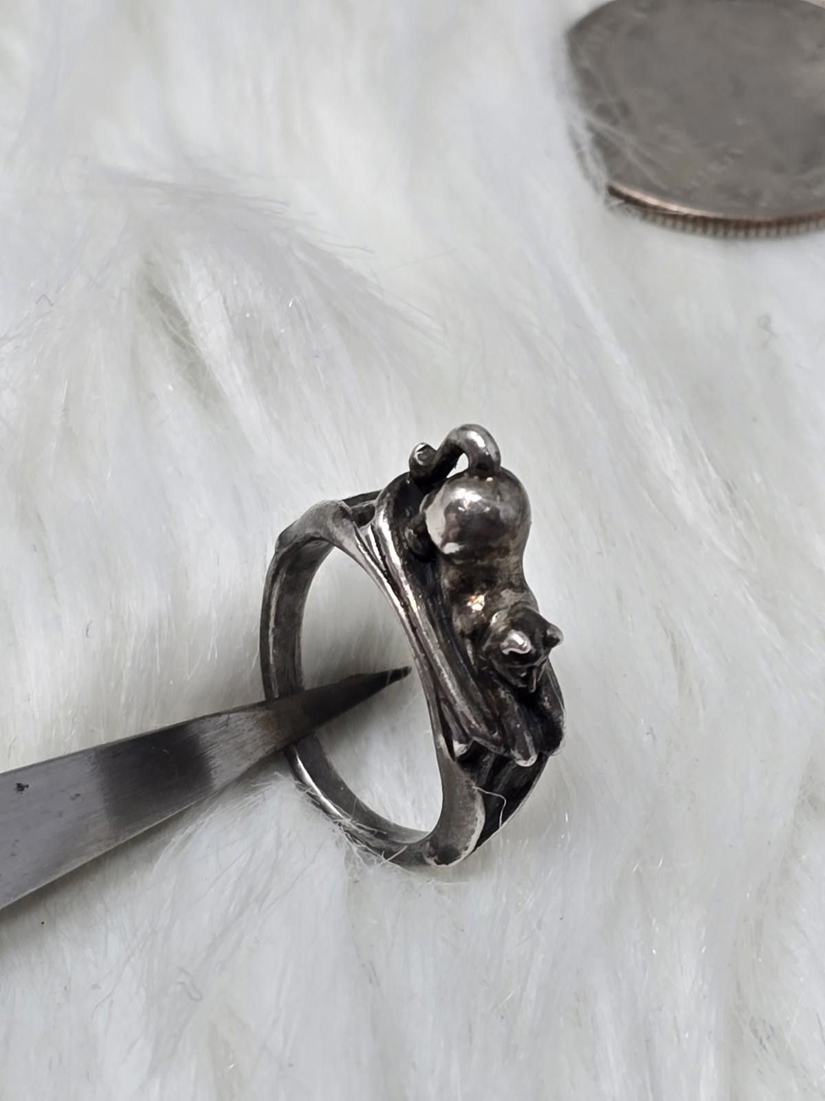The Unbranded Brand Vintage Sterling Silver 3D Figural Crouching Cat Ring Size ONE SIZE - 5 Thumbnail
