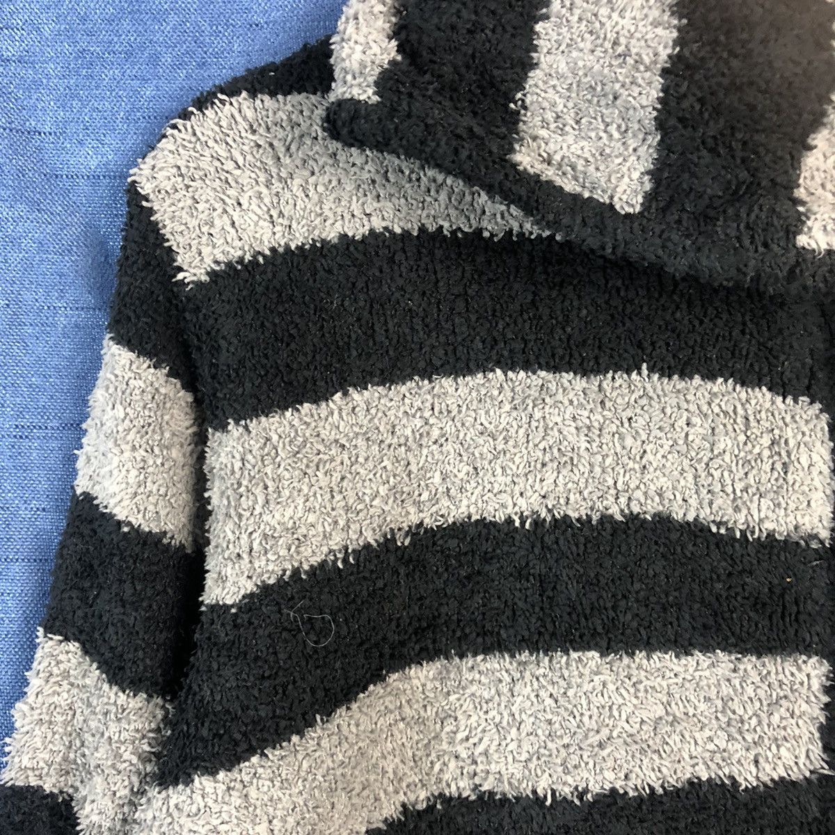 OVER THE STRiPES × Uniqlo Vintage Uniqlo Stripe Black Grey Hoodie #846 Size US M / EU 48-50 / 2 - 7 Thumbnail