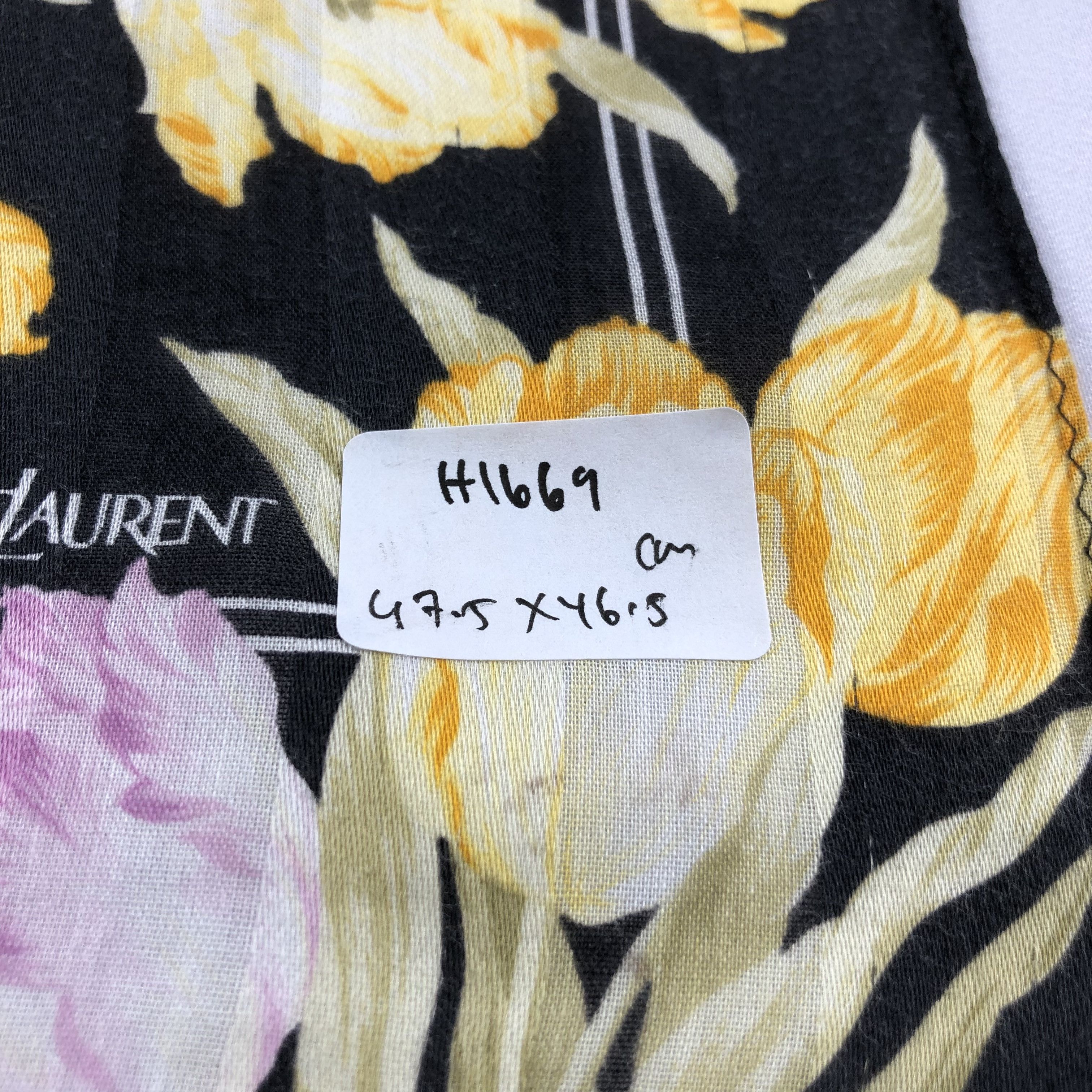Yves Saint Laurent YSL Floral Handkerchief Neckerchief Bandana H1669 Size ONE SIZE - 7 Thumbnail