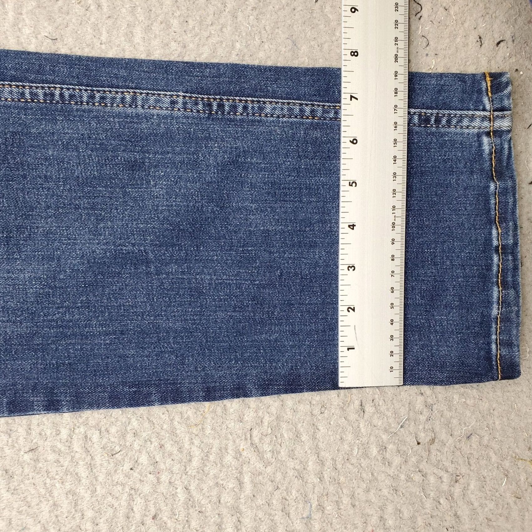 Levi's Levi's 511 Mens Jeans Straight Blue Denim 5-Pocket Medium Wash 36x32 Regular Size 36 Color Blue Mens Jeans 5-Pocket Denim Stretch Modern Fit Size US 36 / EU 52 - 5 Thumbnail