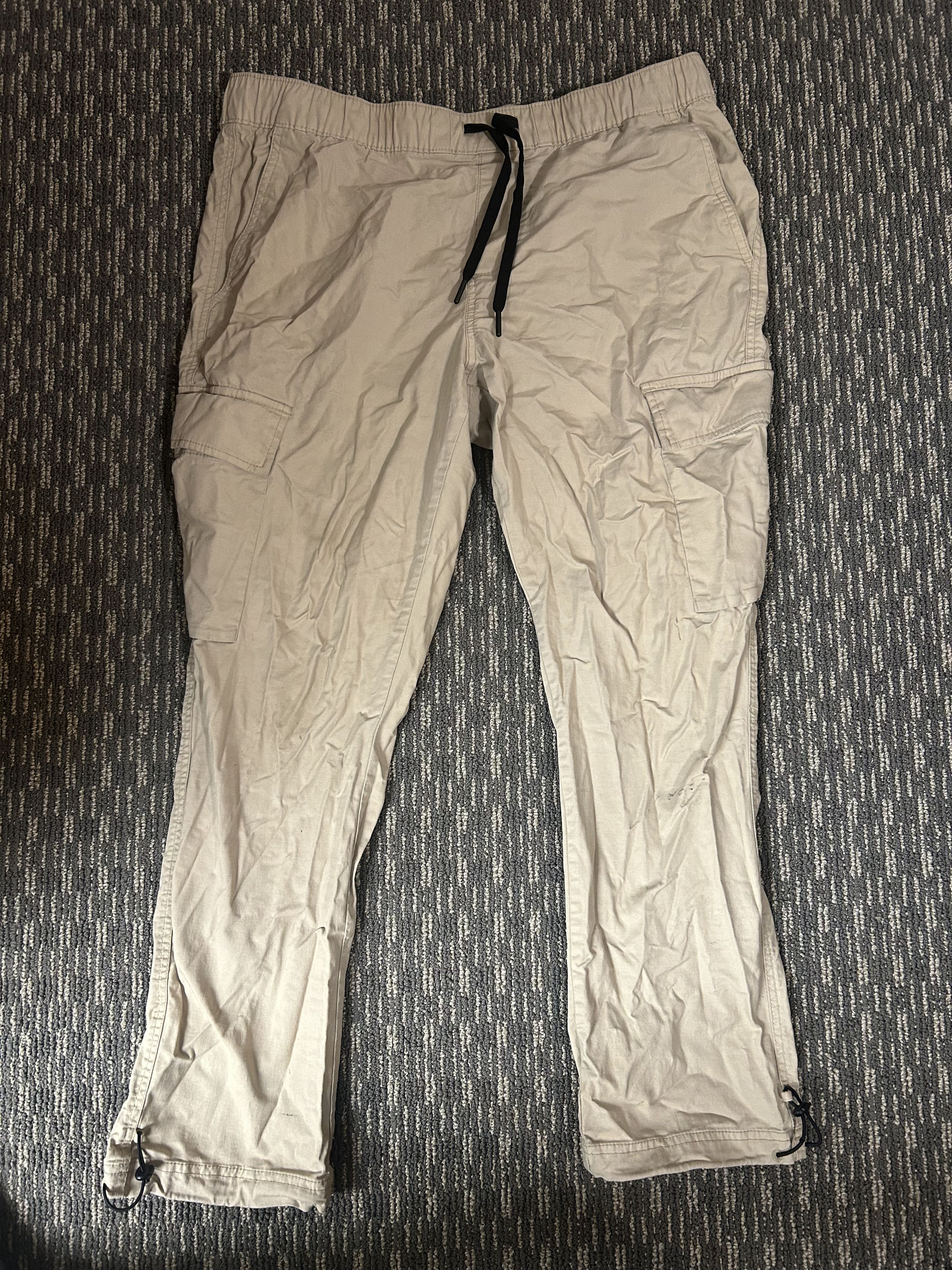 Old Navy Old Navy Ultimate Tech Cargo pants Beige Size US 38 / EU 54 - 1 Thumbnail