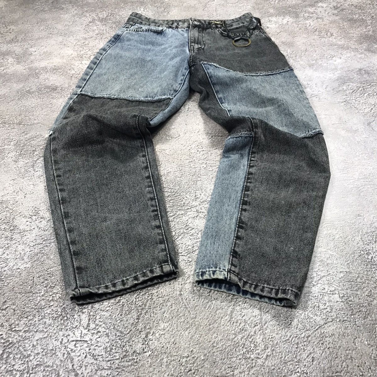 Vintage Vintage Y2K Distressed Baggy Jeans Grunge Skater Graphic 28 Size 28" / US 6 / IT 42 - 1 Thumbnail