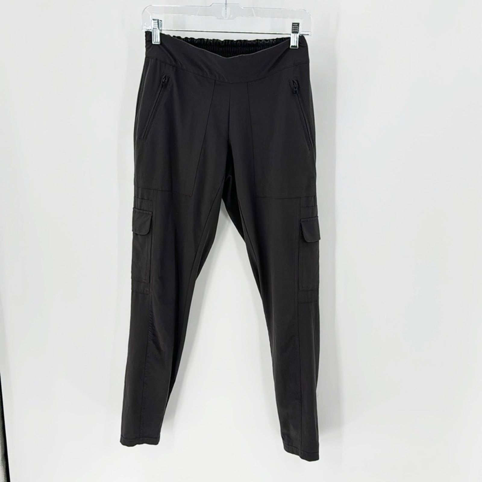 Athleta Athleta Chelsea Cargo pants black athleisure athletic sz 2 Size 27" / US 4 / IT 40 - 1 Thumbnail