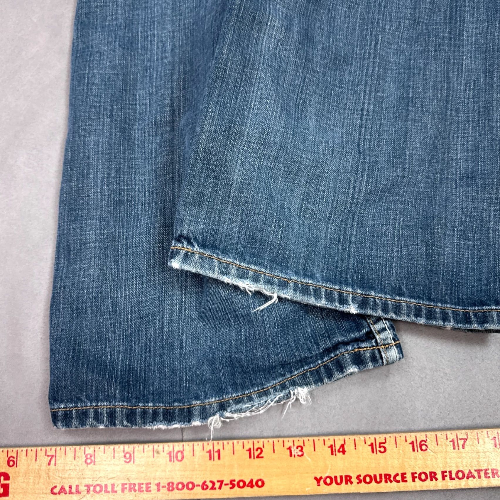 Vintage VINTAGE Buckle BKE Jeans Mens 34x34 Blue Derek Boot Faded Washed Out 31x34 Buckle BKE Denim Jeans 5-Pocket Mens Regular Mid Rise Blue 34x34 Size US 31 - 6 Thumbnail