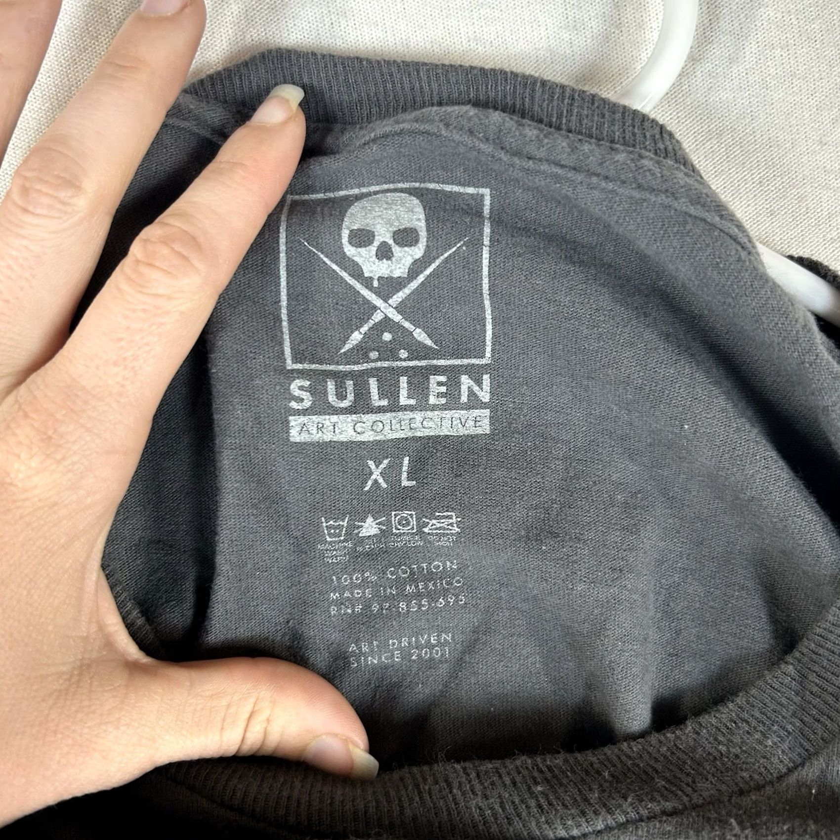 Vintage Sullen Art Collective T-Shirt Mens XL Short Sleeve Gray Kraken Skull Graphic Tee Size US XL / EU 56 / 4 - 4 Thumbnail