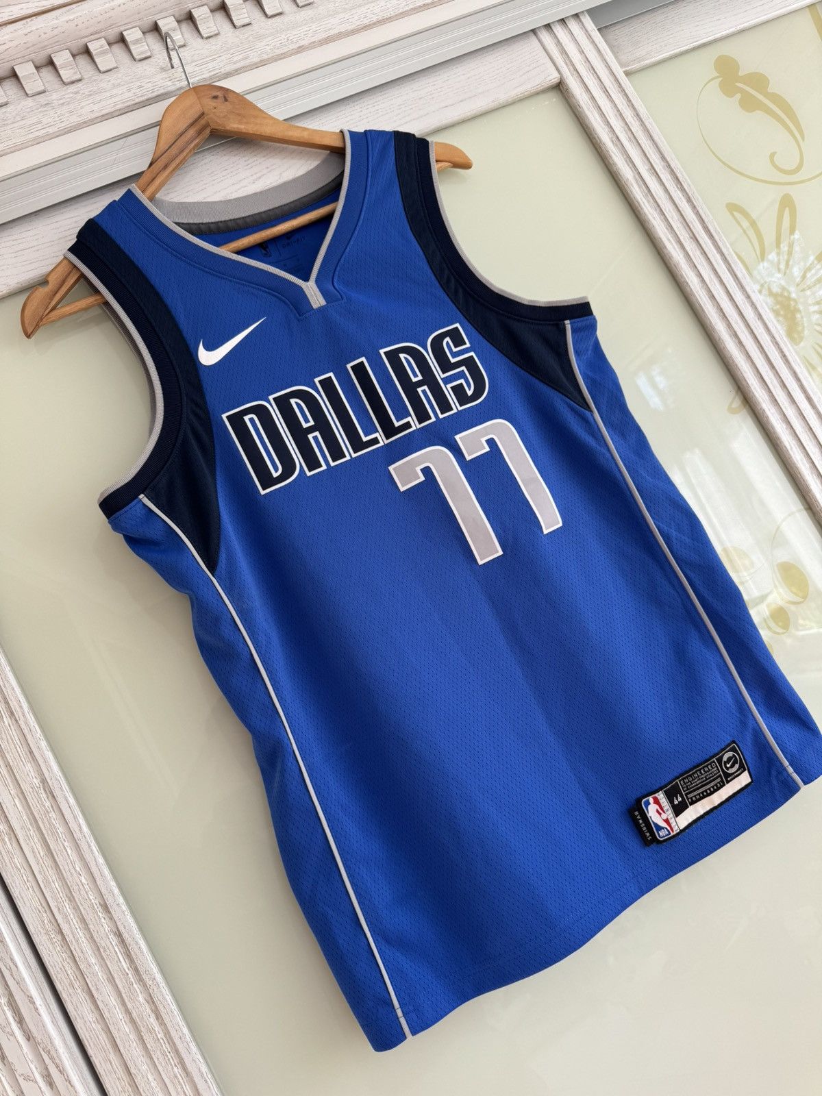 NBA Dallas Mavericks #77 Luka Doncic NBA Basketball Jersey Kit Size US M / EU 48-50 / 2 - 5 Thumbnail