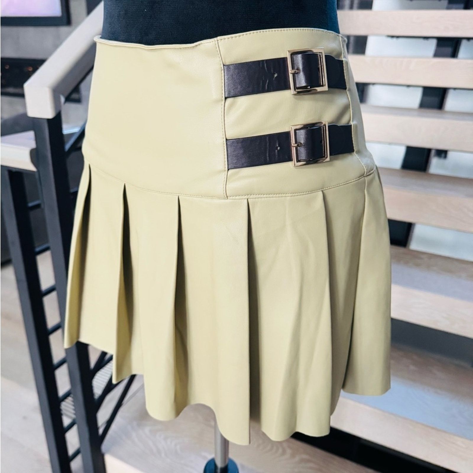 WeWoreWhat New Stylish Faux Leather Pleated Skirt with Buckle Accents S Size 27" / US 4 / IT 40 - 7 Thumbnail