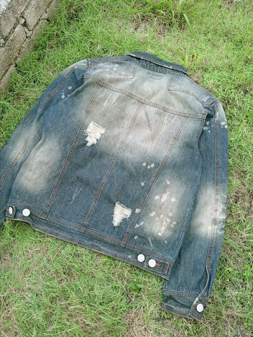 If Six Was Nine JAPANESE LOWBOX DISTRESSED DENIM JACKET Size US L / EU 52-54 / 3 - 10 Thumbnail