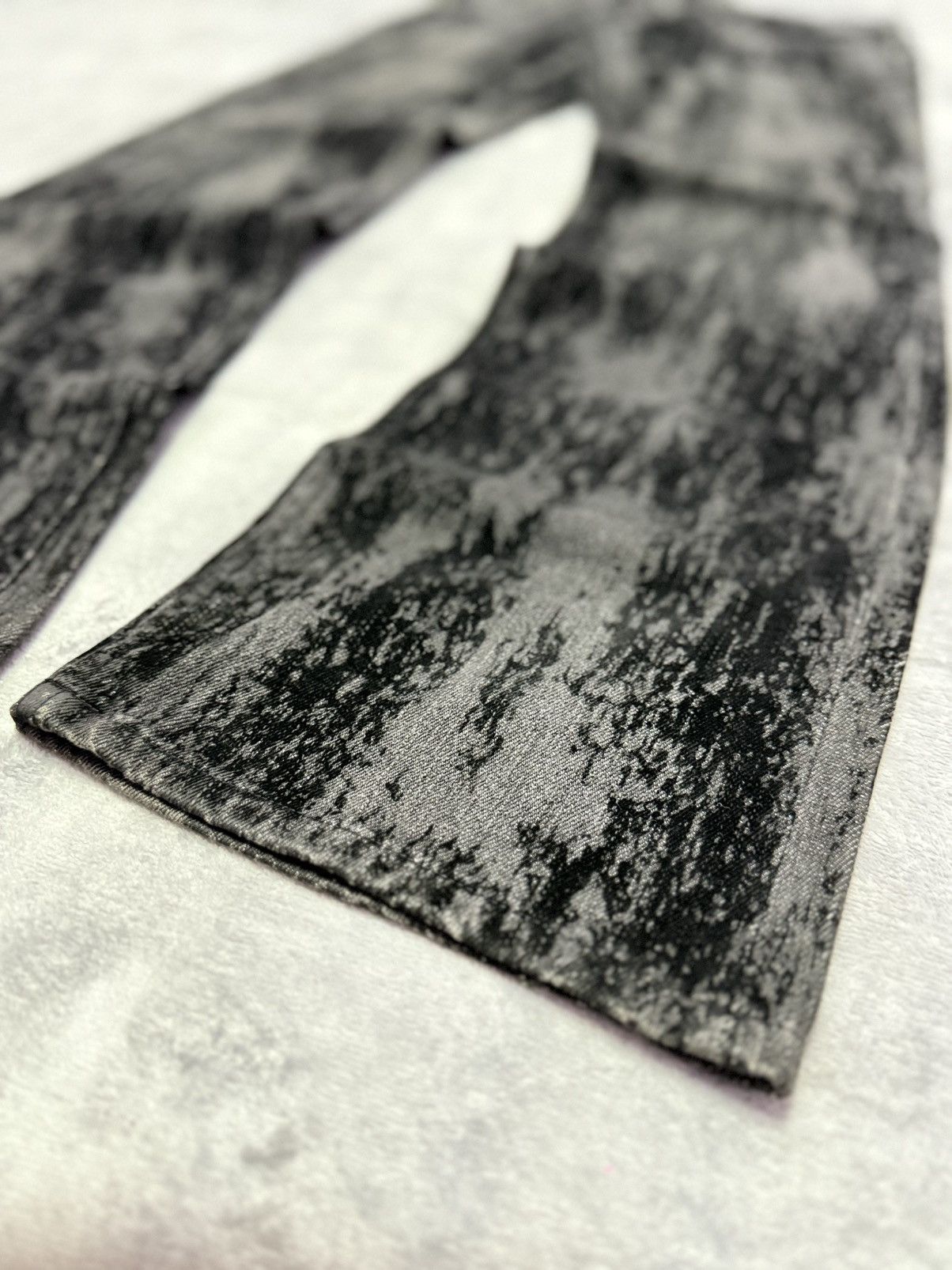 GOSTAR DE FUGA × Japanese Brand × Tornado Mart Custom Culture Japan Velvet-Treated Textured Flare Jeans Size US 32 / EU 48 - 9 Thumbnail