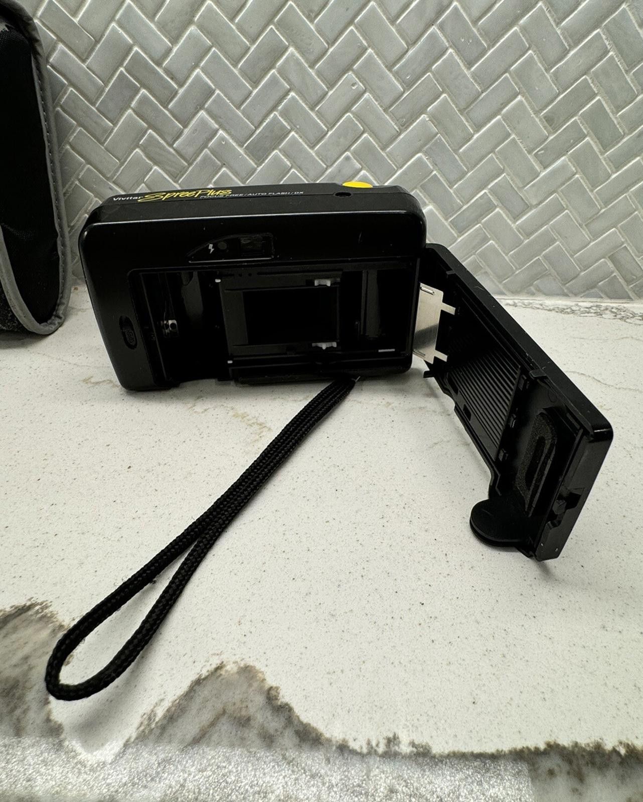 Other Vivitar Spree Plus 35mm Camera w/ Built-in Flash & Original Size ONE SIZE - 7 Thumbnail