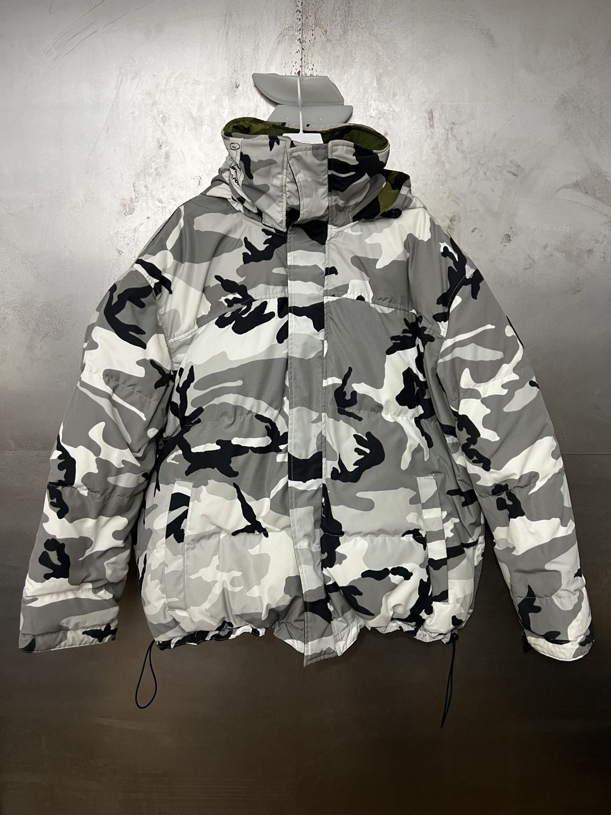 Canada Goose × Vetements Canada Goose x Vetements SS17 Aaliyah Camo Jacket Size US XL / EU 56 / 4 - 1 Thumbnail