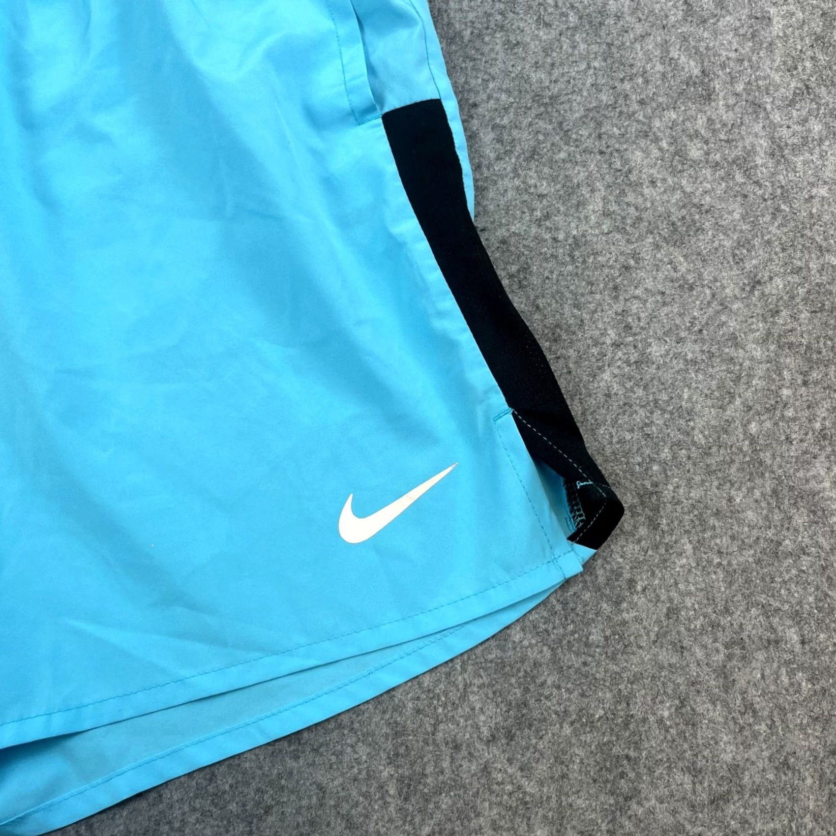 Nike Nike Mens Sweat Shorts M Blue Swoosh Dri-Fit Gymwear Running Pocket Shorts Size US 31 - 7 Thumbnail