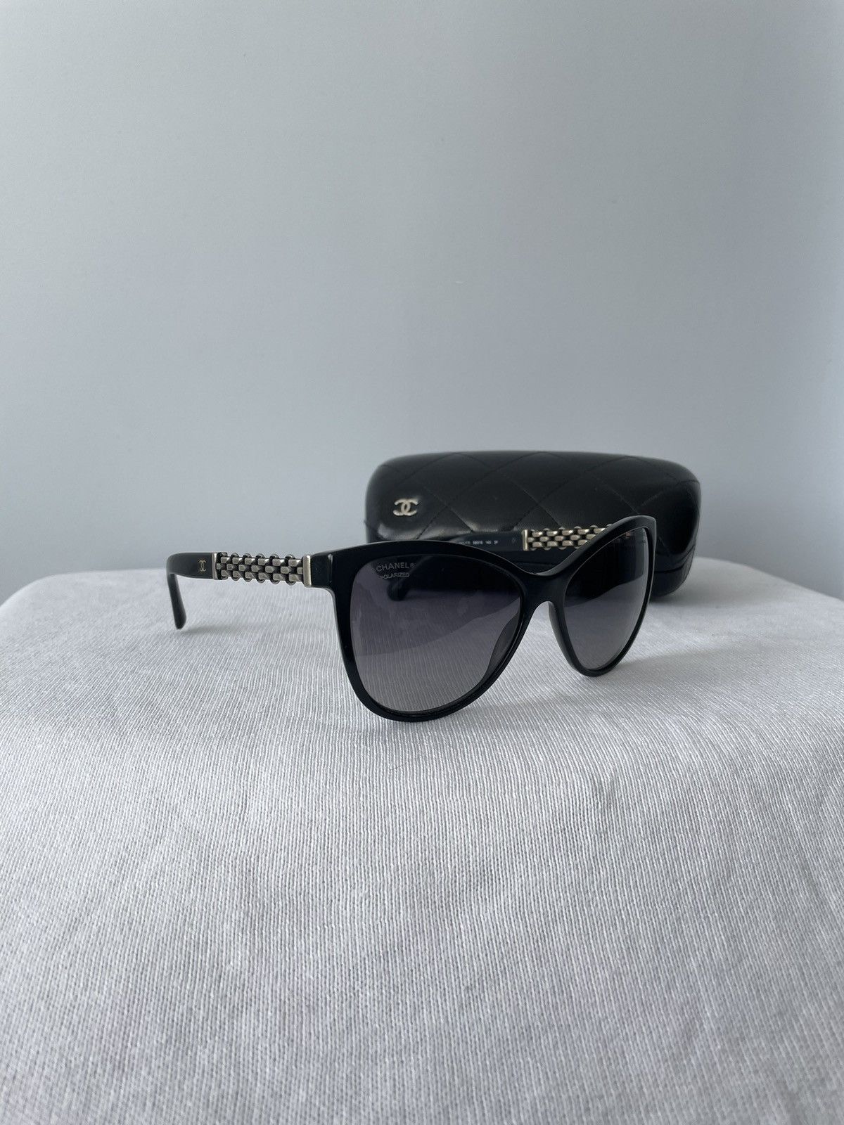 Chanel × Designer × Vintage Chanel Vintahe Black Silver Sunglasses Metal Old Money Size ONE SIZE - 1 Thumbnail