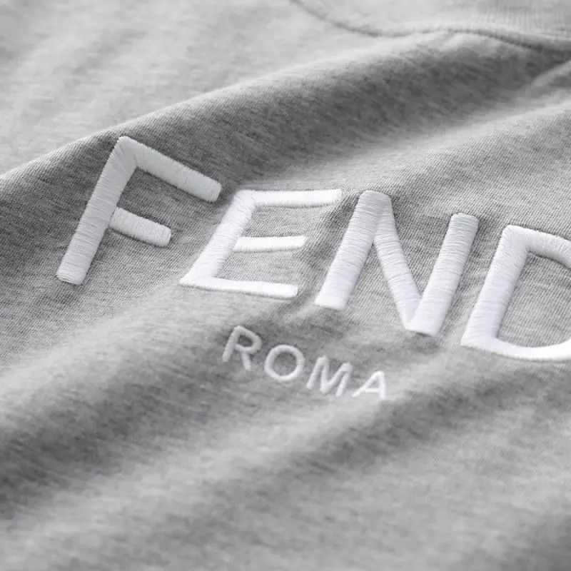 Fendi o1s1wg111224 T-Shirt in Grey Size S / US 4 / IT 40 - 4 Thumbnail