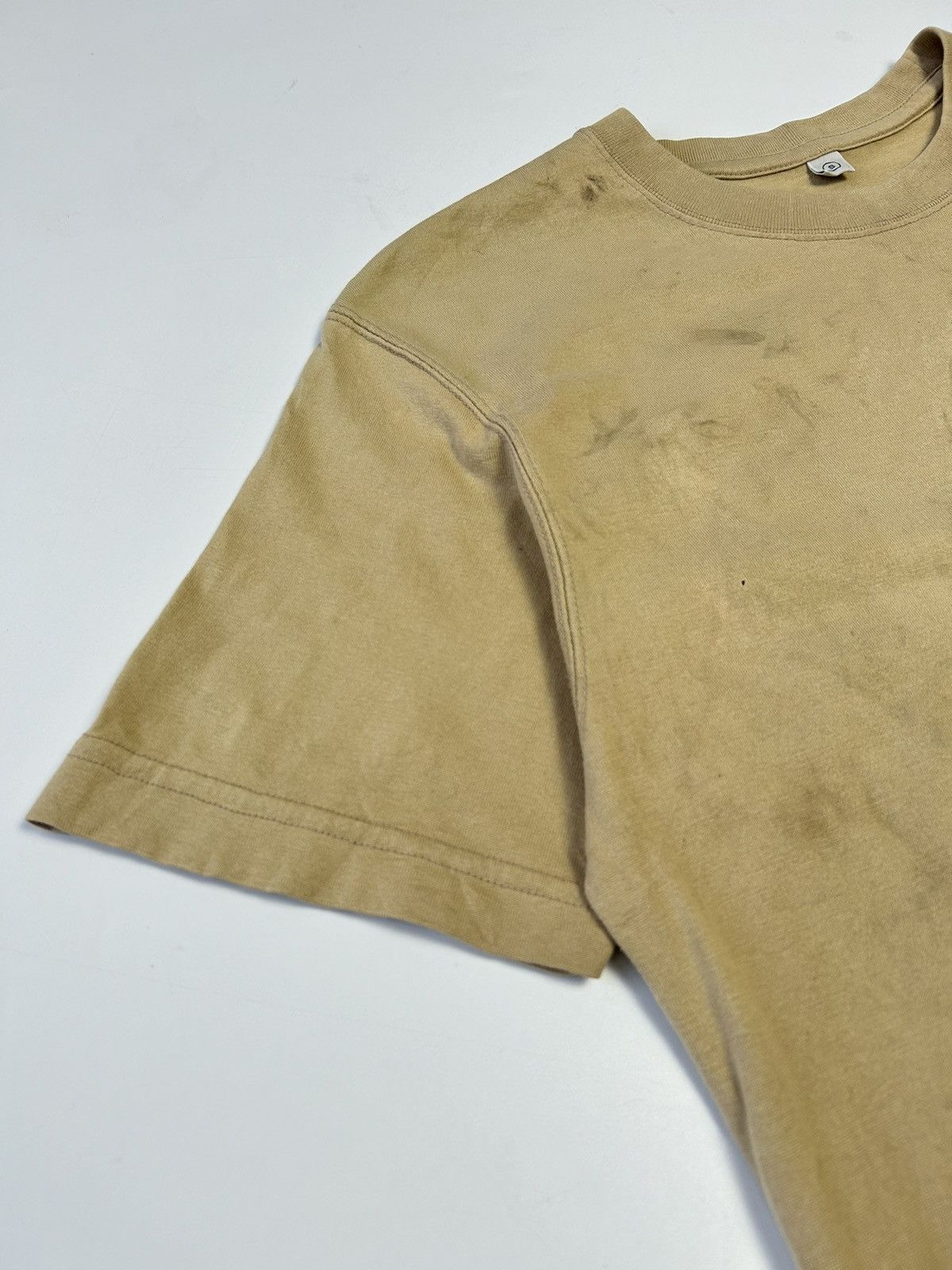 Japanese Brand × Uniqlo UNIQLO BEIGE CLASSIC TEE Size US S / EU 44-46 / 1 - 2 Thumbnail
