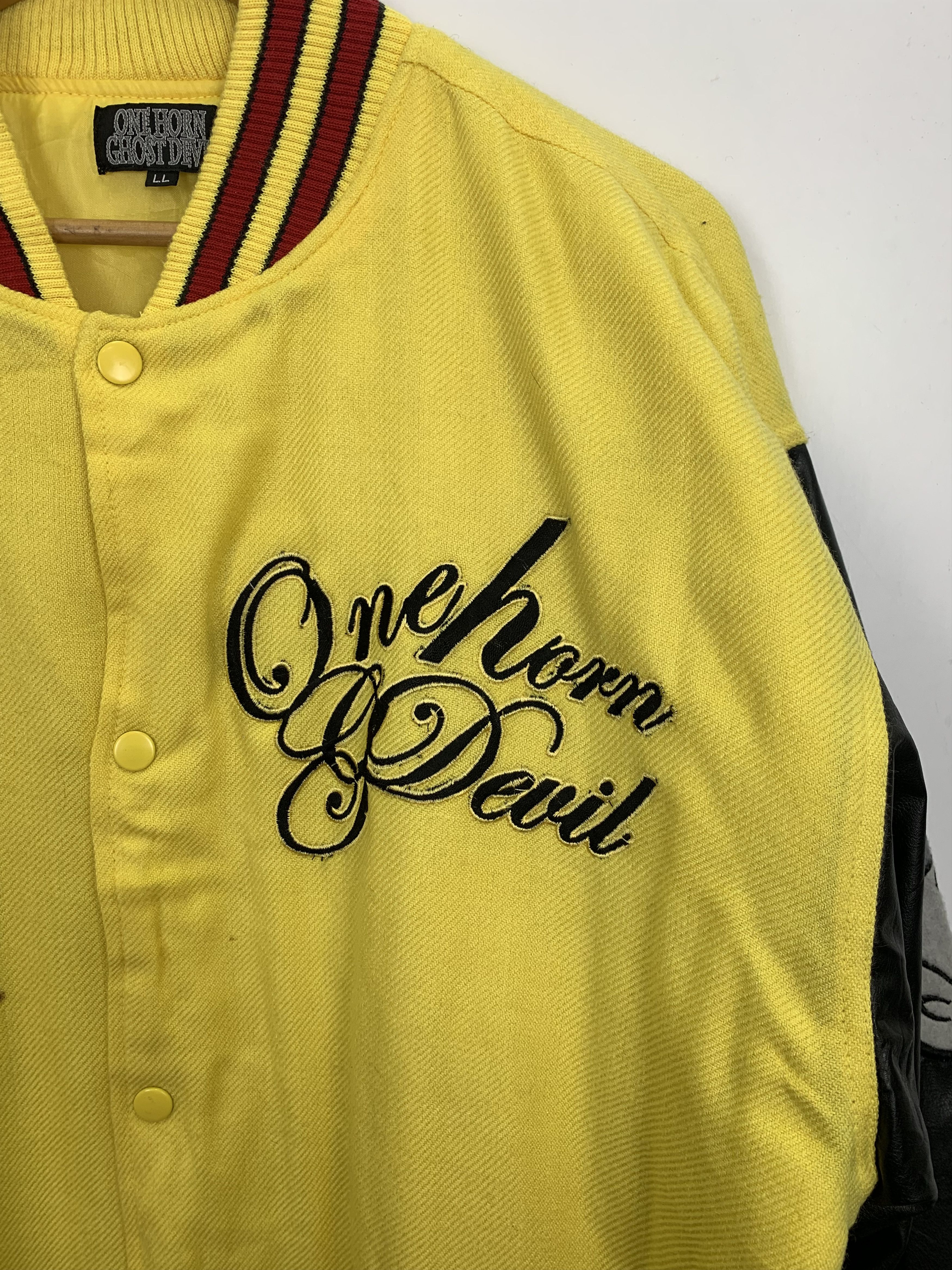 Vintage Vintage 90s Ghost Devil Leather Varsity Jacket Yellow V0465 Size US L / EU 52-54 / 3 - 8 Thumbnail