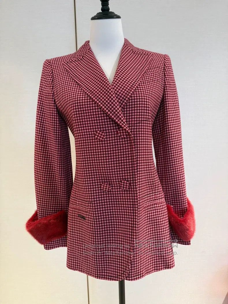 Fendi Fendi Wool Suit Jacket with Mink Fur Cuffs Size XS / US 0-2 / IT 36-38 - 1 Thumbnail