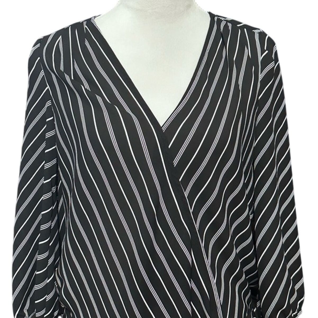 Loft Loft Faux Wrap Top Surplice Neckline Black White Women's XS Size XS / US 0-2 / IT 36-38 - 2 Thumbnail