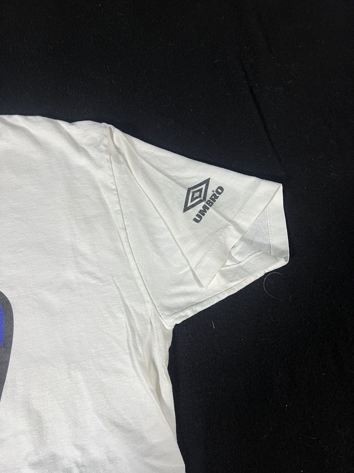 Umbro Vintage 90s Umbro Reflective 3M Logo Faded Soccer Sport Tee Size US L / EU 52-54 / 3 - 2 Thumbnail