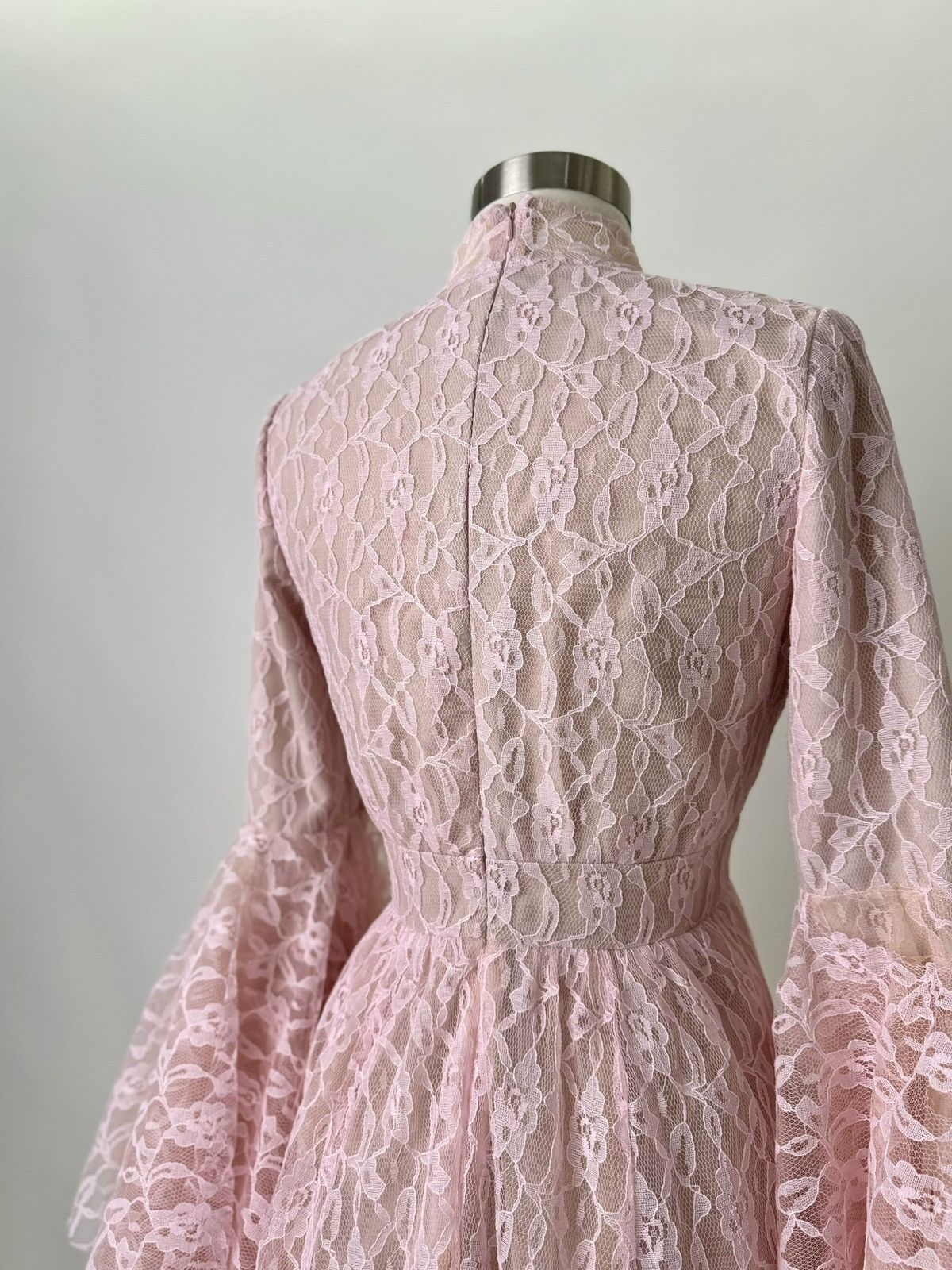 Other Preloved US 8 Anna Augusta Pink Lace Maxi Evening Dress Size M / US 6-8 / IT 42-44 - 9 Thumbnail