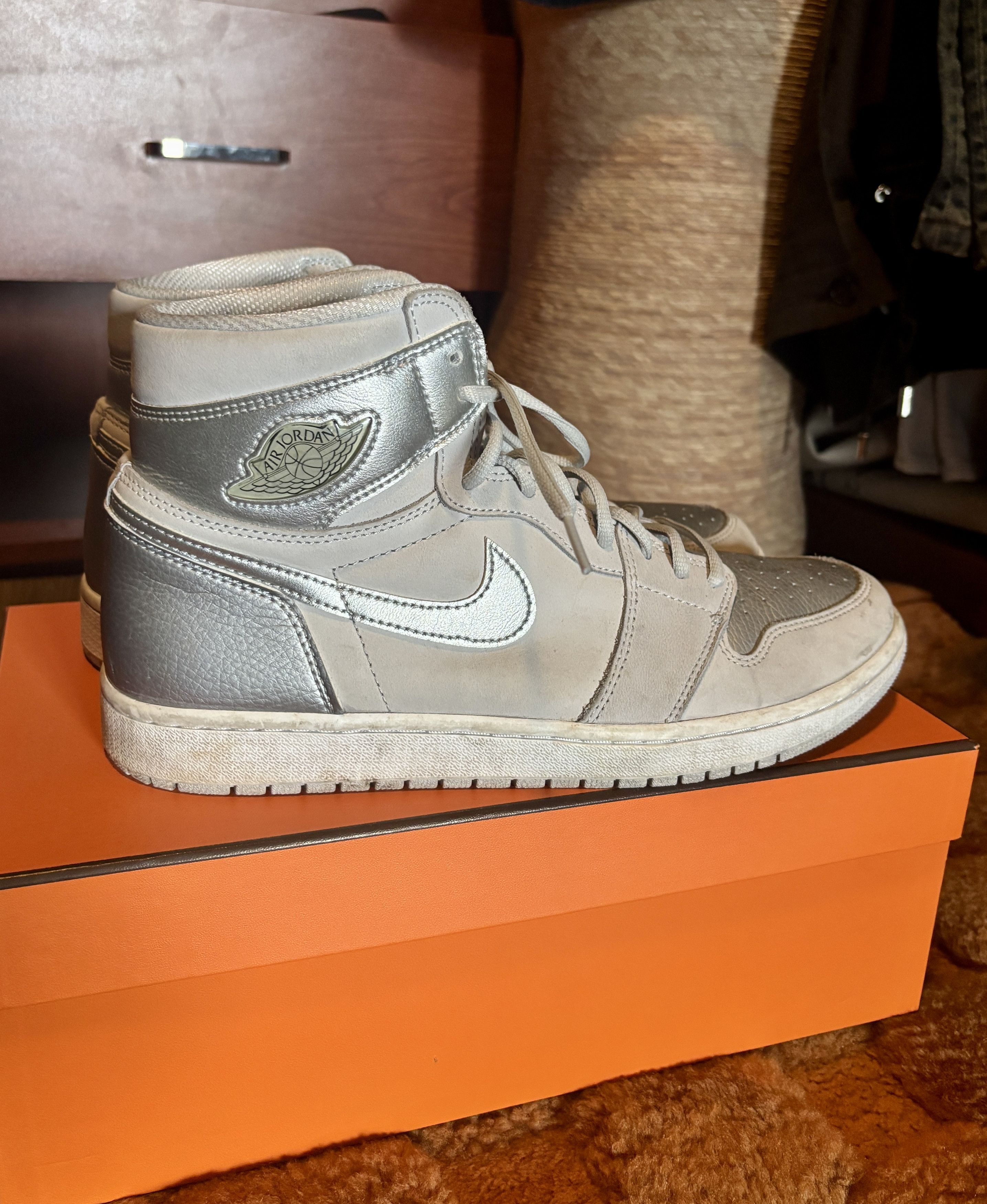 Nike Jordan 1 Retro Silver Anniversary Size US 12.5 / EU 45-46 - 1 Thumbnail