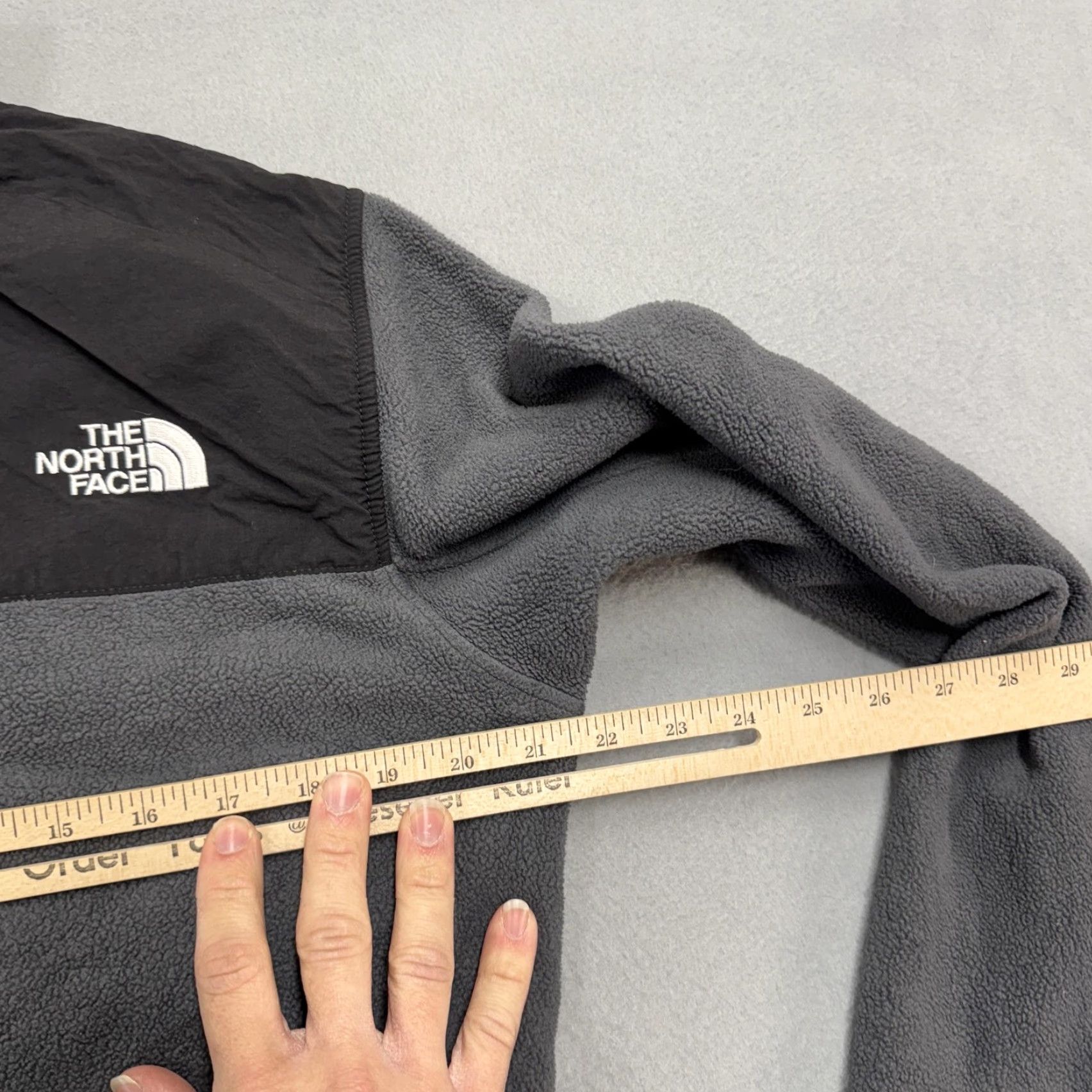 The North Face The North Face Jacket Mens Medium Gray Black Fleece Full Zip Outdoor Hiking Size US M / EU 48-50 / 2 - 5 Thumbnail