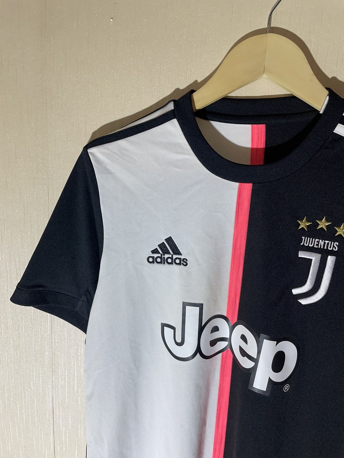 Adidas Adidas Juventus 2019 soccer jersey Size US S / EU 44-46 / 1 - 3 Thumbnail