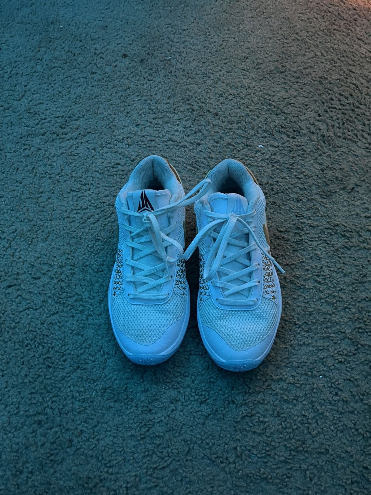 Nike Nike Men's Basketball Shoe Ja 1 Color: White/Metallic Gold Size US 10 / EU 43 - 1 Thumbnail