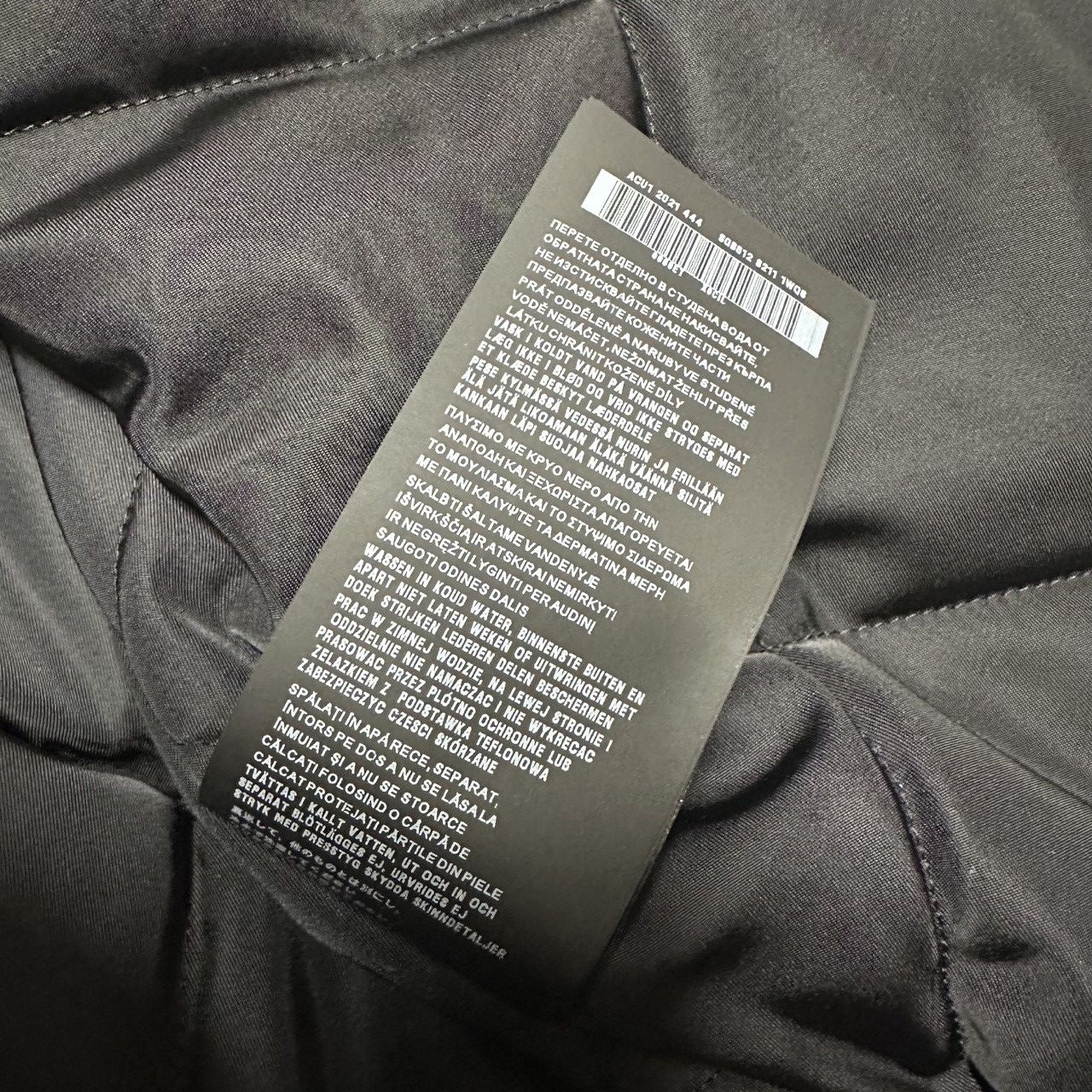 Prada Prada FW21 Re-Nylon Utility S M mens black jacket puffer Size US M / EU 48-50 / 2 - 18 Thumbnail