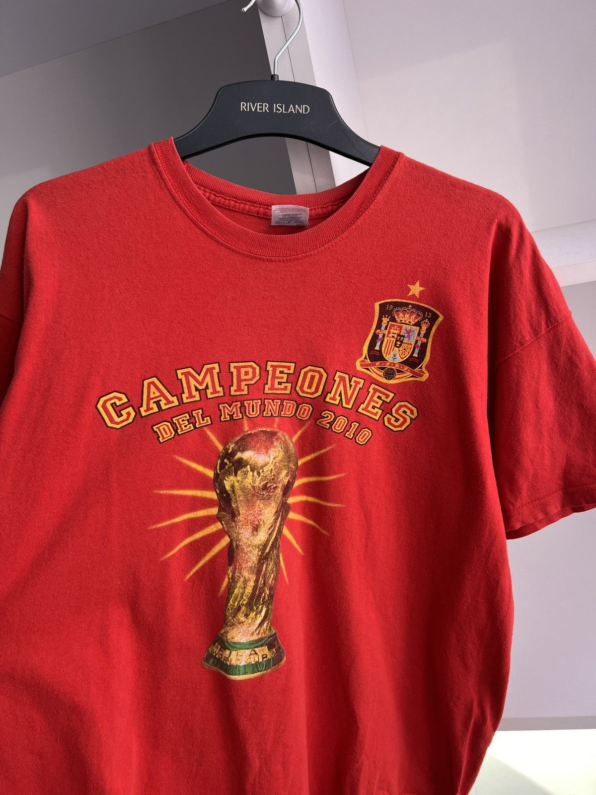 Vintage Vintage Spain Campeones 2010 world cup tee Size US XL / EU 56 / 4 - 9 Thumbnail