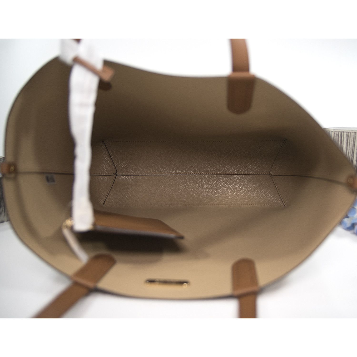 Michael Kors Michael Kors Luggage Leather Eliza XL Extra Large Reversible Size ONE SIZE - 7 Thumbnail